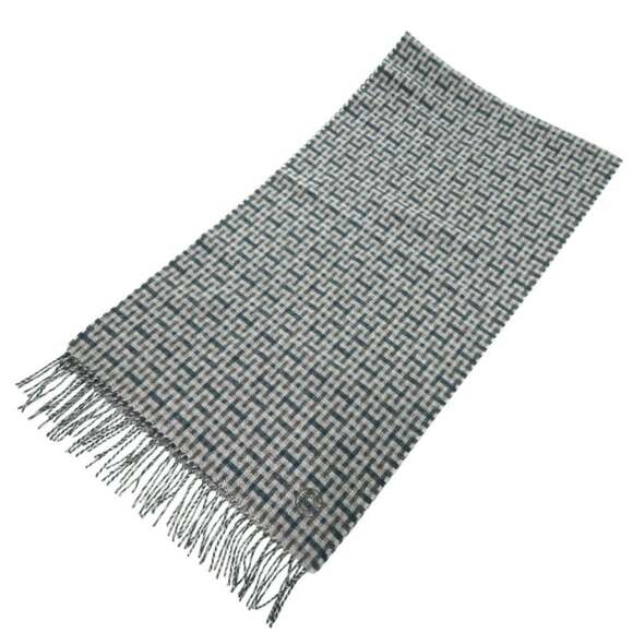 HERMES Authentic Gray Scarf - Picture 4 of 6